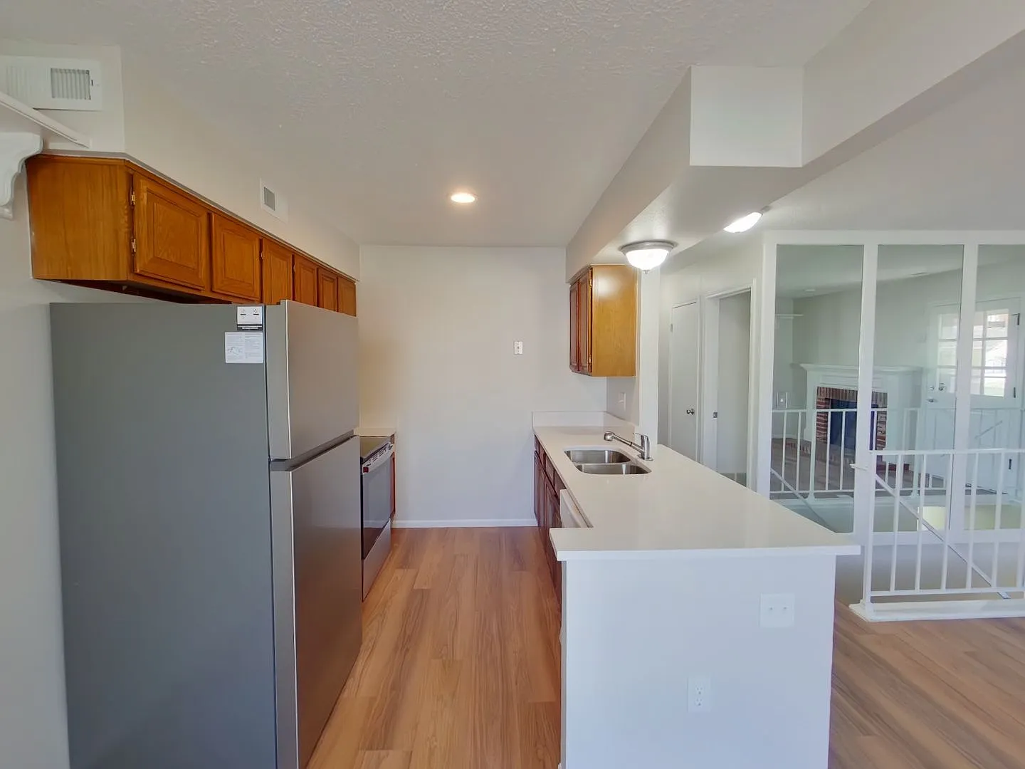 3br Renovated Townhome Rental - Receive One-Month Free Rent With A 13-Month Lease! — Photo 4