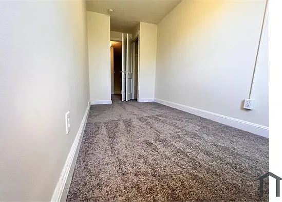139 W 22nd St — Photo 18