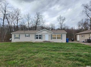 9518 E Webb Rd, Mount Vernon, IL 62864