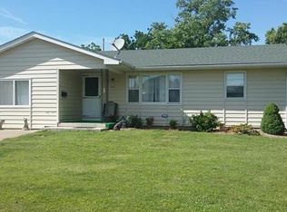 202 E Walnut St, Shelbina, MO 63468