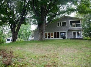 10 Rowell St, Wilton, ME 04294