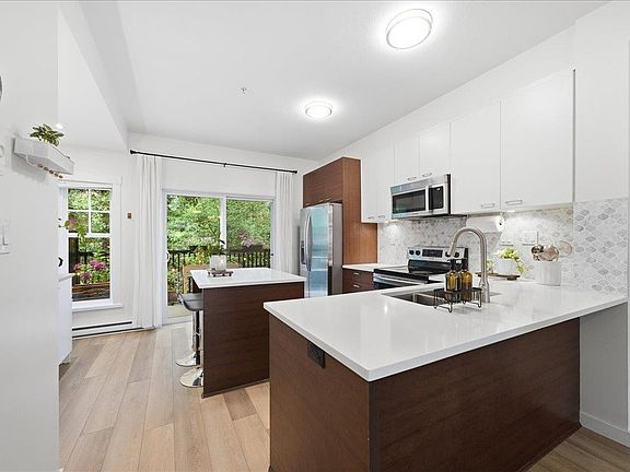 4th image of 3010 Riverbend Dr #88