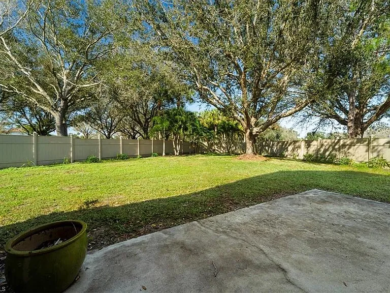 12341 Eagle Pointe Cir — Photo 41