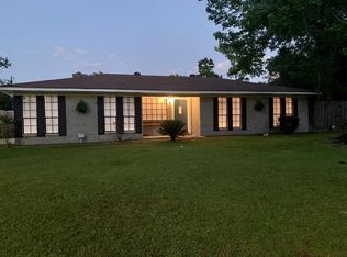 1011 Chestnut Dr, Picayune, MS 39466