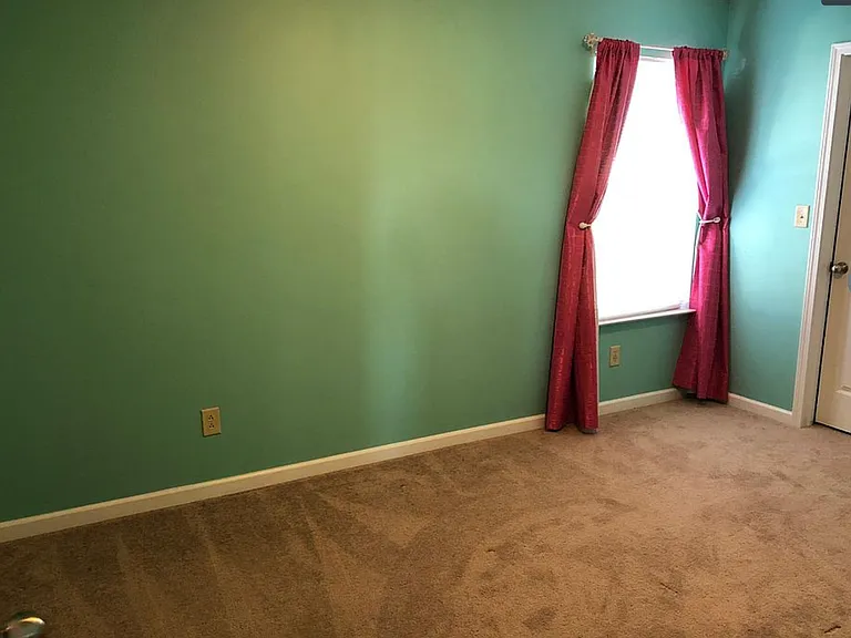 909 Adena Ln — Photo 12