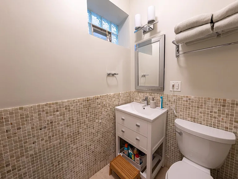 2208 N Sedgwick St #1 — Photo 12