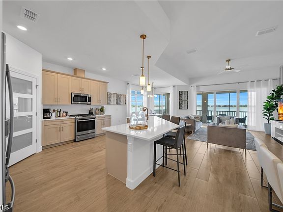 3rd image of 16578 Ridgeview Cir #4221