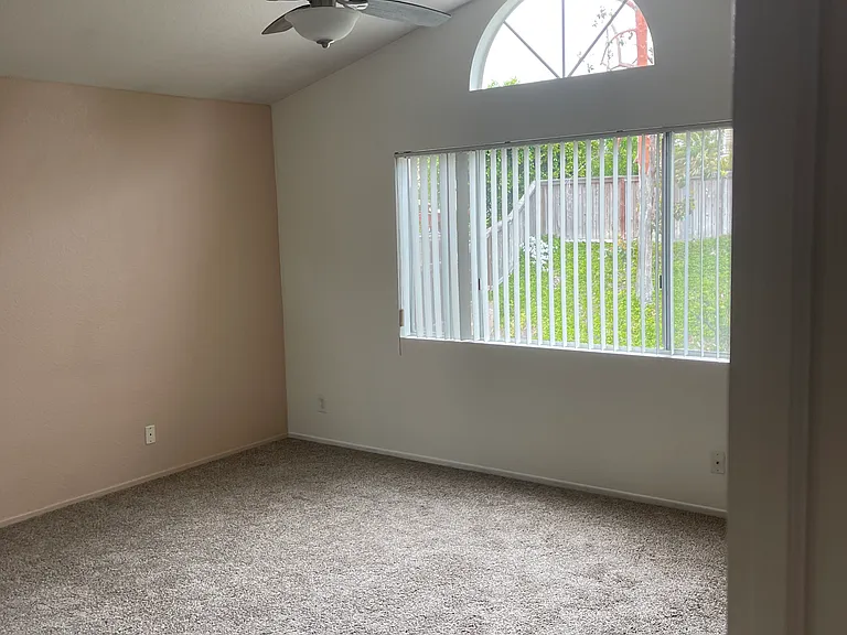 2104 Madiera Dr — Photo 6