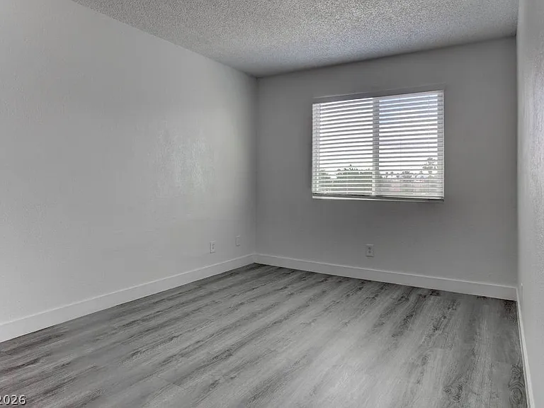 921 Snug Harbor St #D — Photo 13