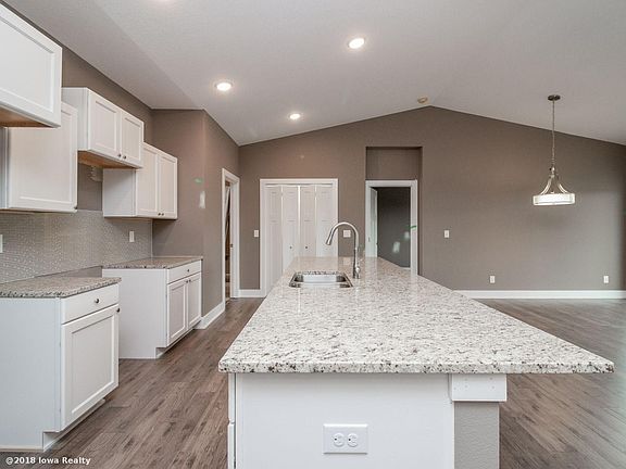 3rd image of 130 SE Waddell Way