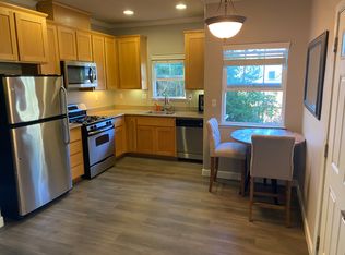 204 Valley Oak Dr, Napa, CA 94558