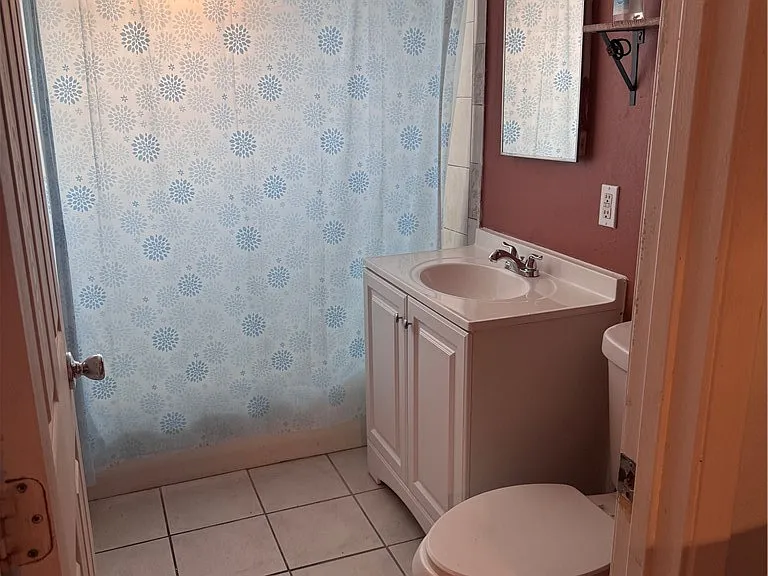 210 E Olive St — Photo 7