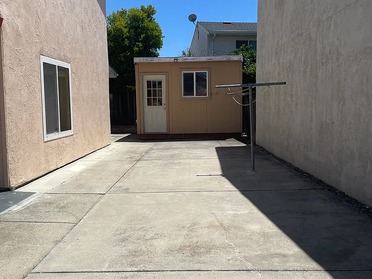 2114 Bennighof Ct — Photo 7