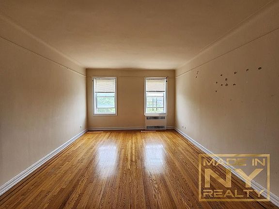 3rd image of 8447 118th St APT 5F