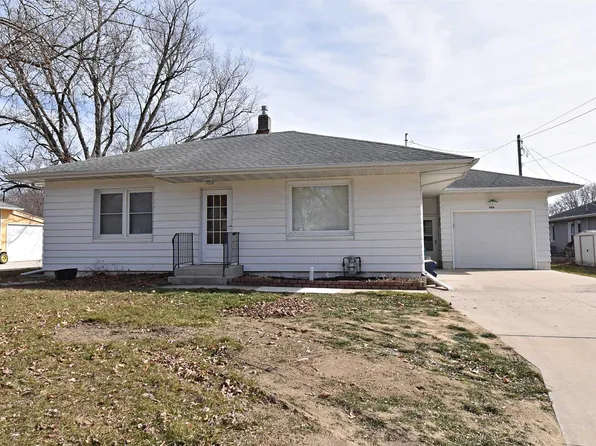 606 8th Ave NW, Independence, IA 50644