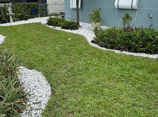 747 W 10th St, Riviera Beach, FL 33404