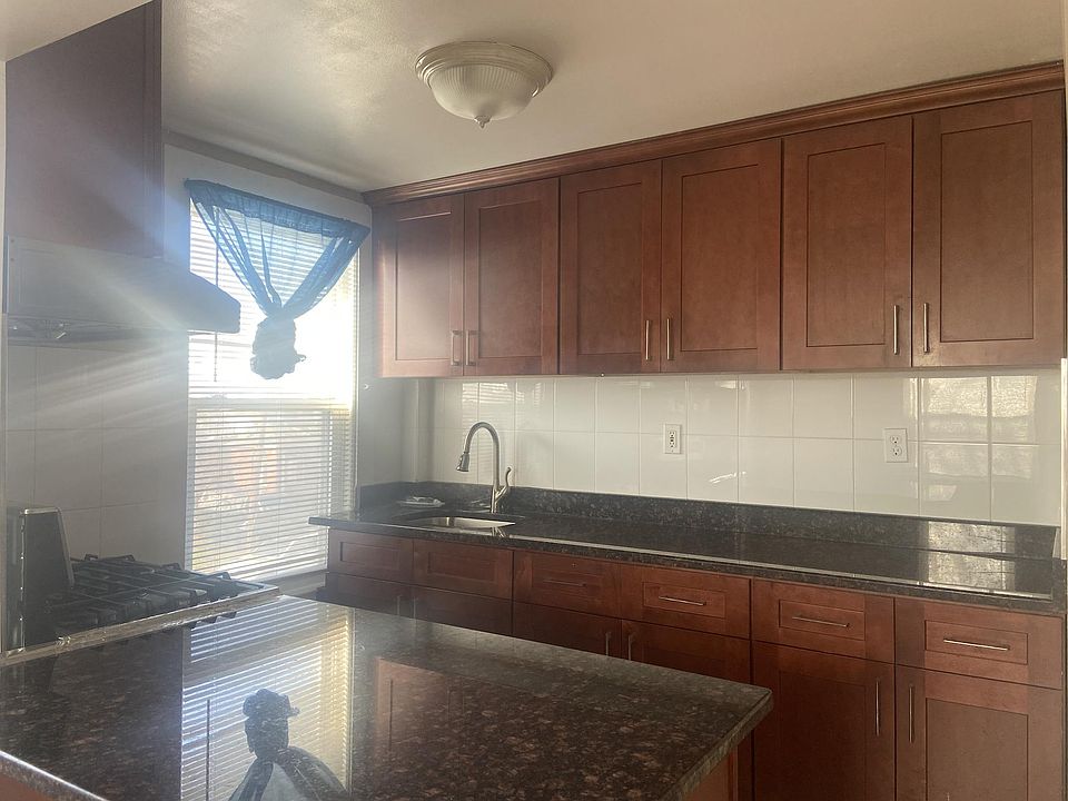 1st image of 33-37 171st St 3-fl 2