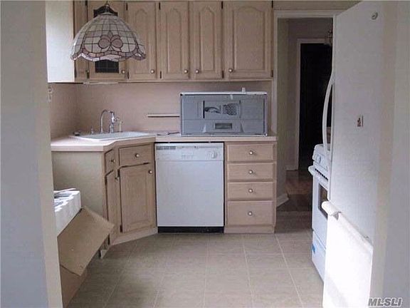 3rd image of 6528 171st St