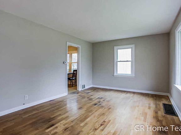 2nd image of 1235 Lewison Ave NE