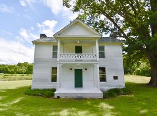 1097 Lower Lick Creek Rd, Linden, TN 37096