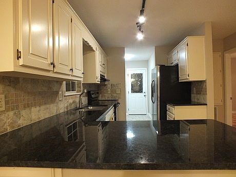 4th image of 512 Holly Run Ct