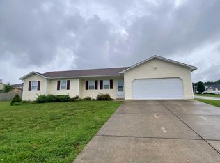 1613 Jon St, West Plains, MO 65775