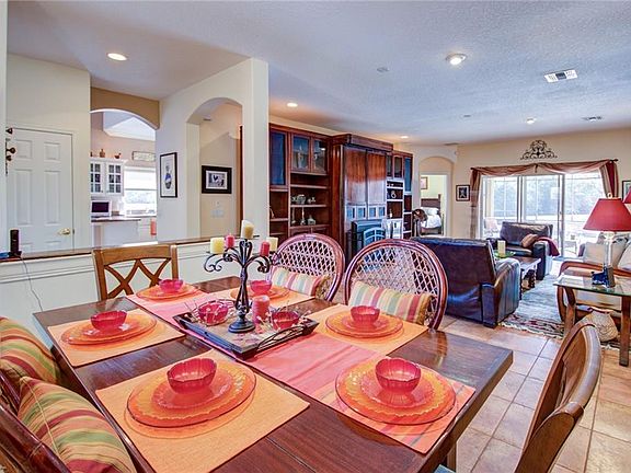 5th image of 662 Portofino Dr