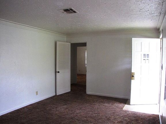 4th image of 135 Glenside Ave
