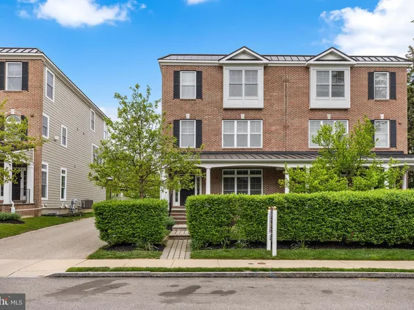 20 S Roberts Rd, Bryn Mawr, PA 19010