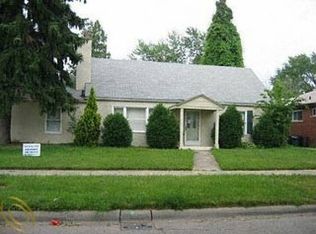 22000 Harding Ave, Oak Park, MI 48237