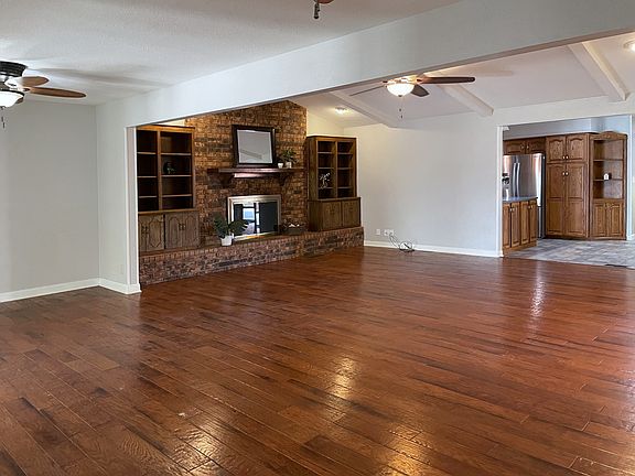 3rd image of 317 Sombrero Cir