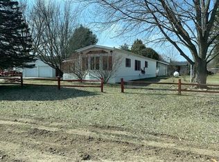 5957 E Ford Lake Dr, Fountain, MI 49410