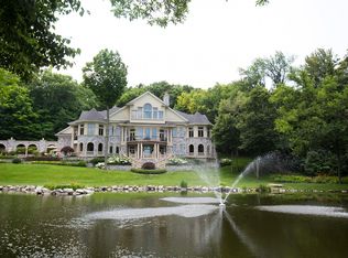 N1860 N Black Point Dr, Lake Geneva, WI 53147