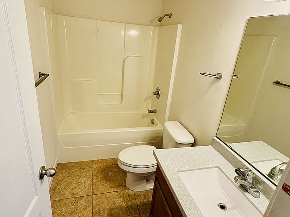 4th image of 3 Village Dr #11234966