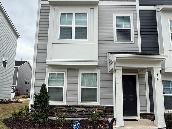 3rd image of 409 Deercroft Dr #1