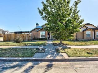 2100 S Robinson Ave, Moore, OK 73170