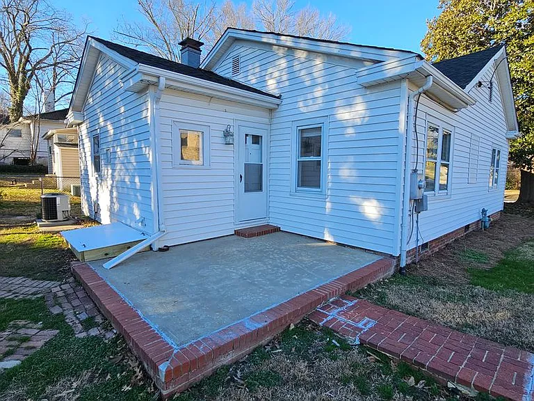 1012 Holton Pl — Photo 10
