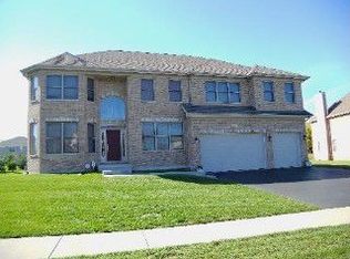 4N156 Doral Dr, West Chicago, IL 60185