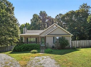 4141 Whispering Oaks Ct, Graham, NC 27253