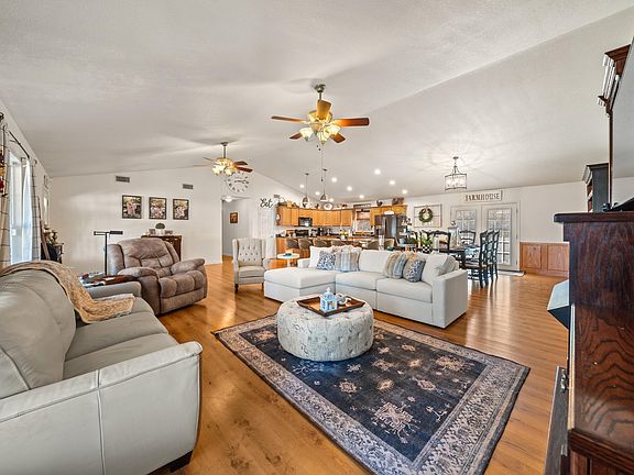 4th image of 230 S Ross Maddox Rd