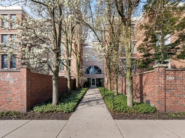 380 Green Bay Rd APT 4D, Winnetka, IL 60093