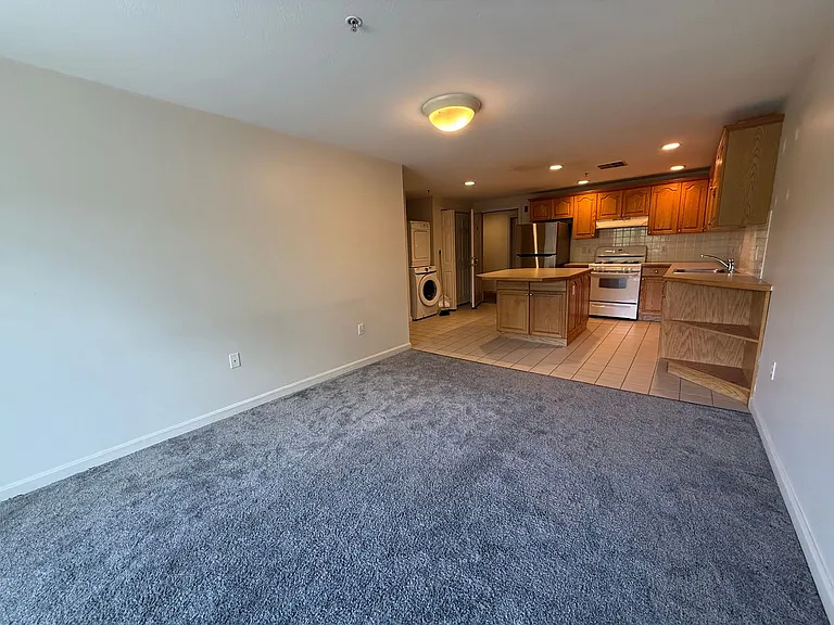Pondsview Apartments — Photo 14