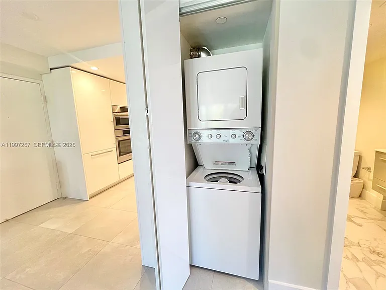 7832 Collins Ave #304 — Photo 8