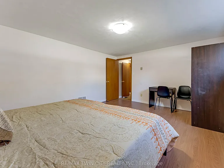 402 Lakeview Dr — Photo 26