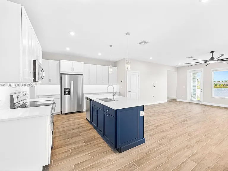 3542 NW Solange Ct — Photo 9
