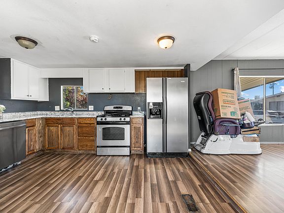 4th image of 1301 E Avenue I Space 261