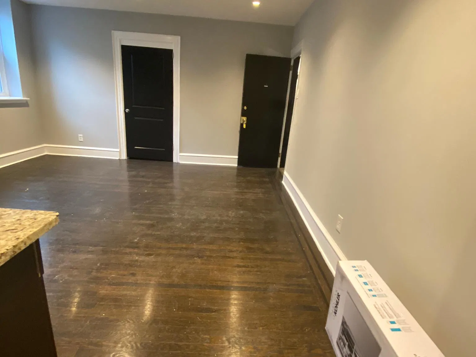 1 bed, 700 sqft, $1,200 — Photo 2