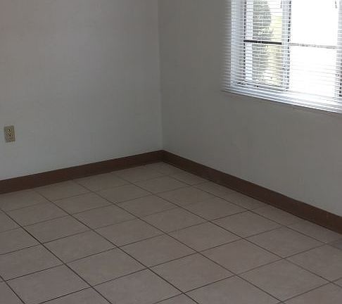 3rd image of 1409 Melvin St