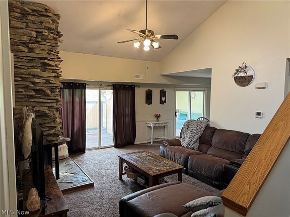 3rd image of 1438 Loop Rd