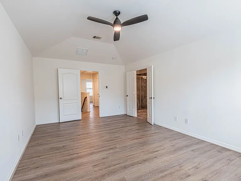 8117 Silverton Creek Ln — Photo 12